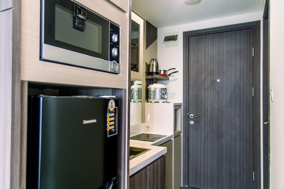 Apartment, 2 Bedrooms | Private kitchen | Fridge, cookware/dishes/utensils