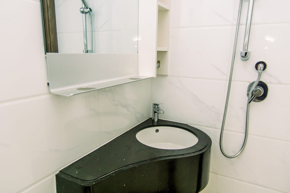 Apartment | Bathroom | Shower, free toiletries, towels, soap