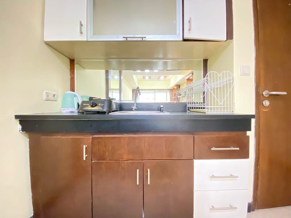 Apartment, 2 Bedrooms | Private kitchen | Fridge, cookware/dishes/utensils