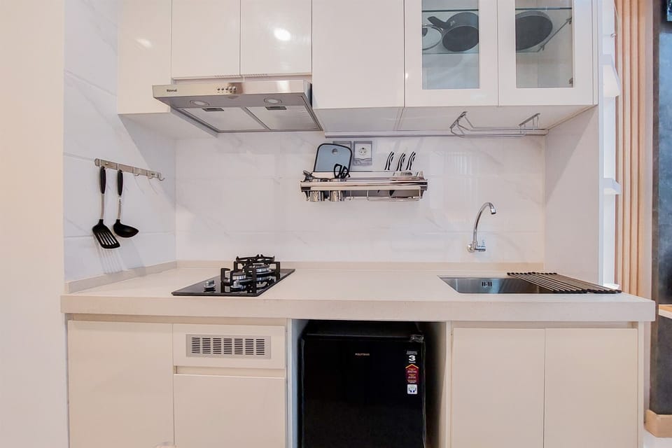 Apartment | Private kitchen | Fridge, cookware/dishes/utensils