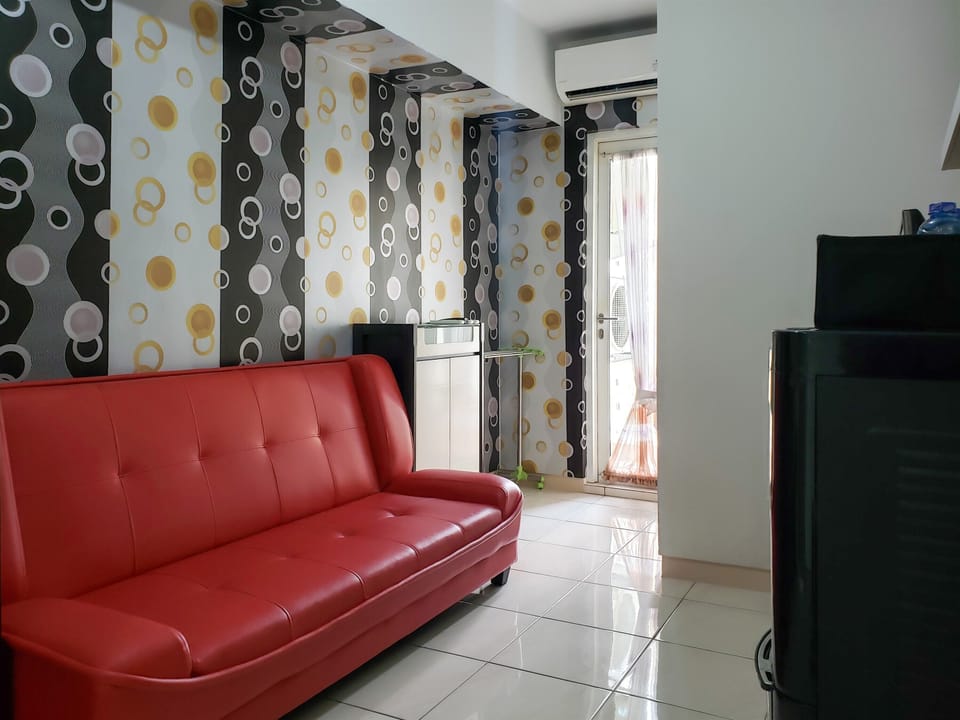 Apartment, 2 Bedrooms | Living area | TV