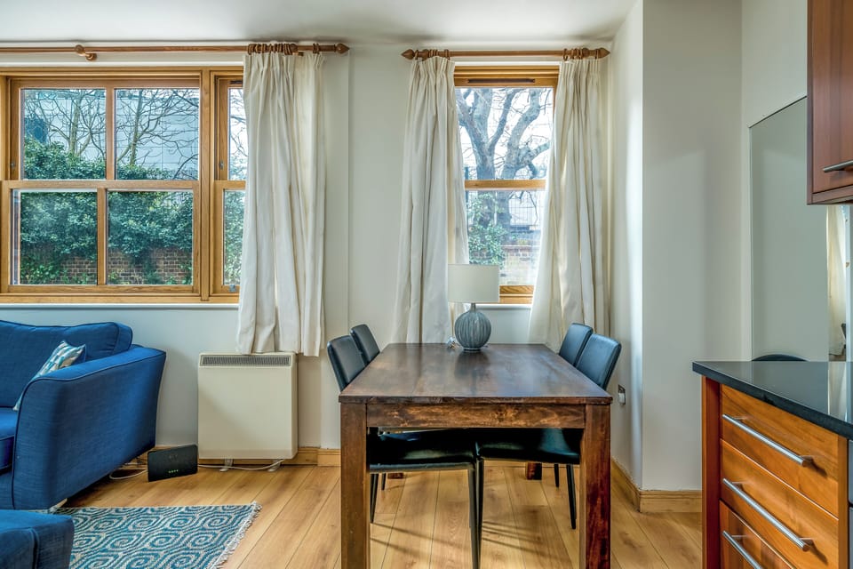House, 2 Bedrooms | Private kitchen | Fridge, microwave, oven, stovetop