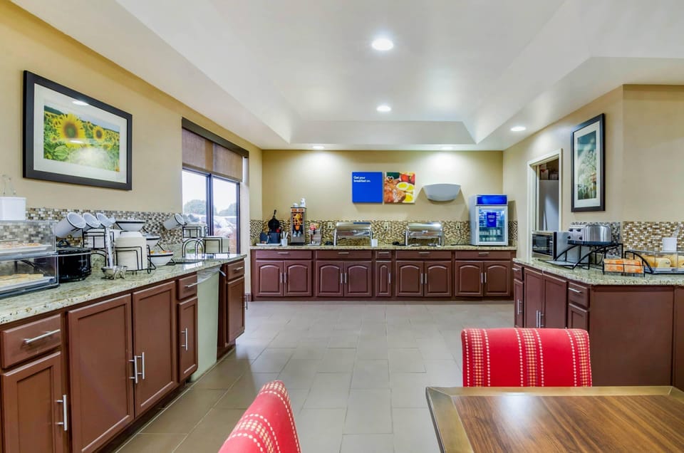 Free full breakfast on weekends