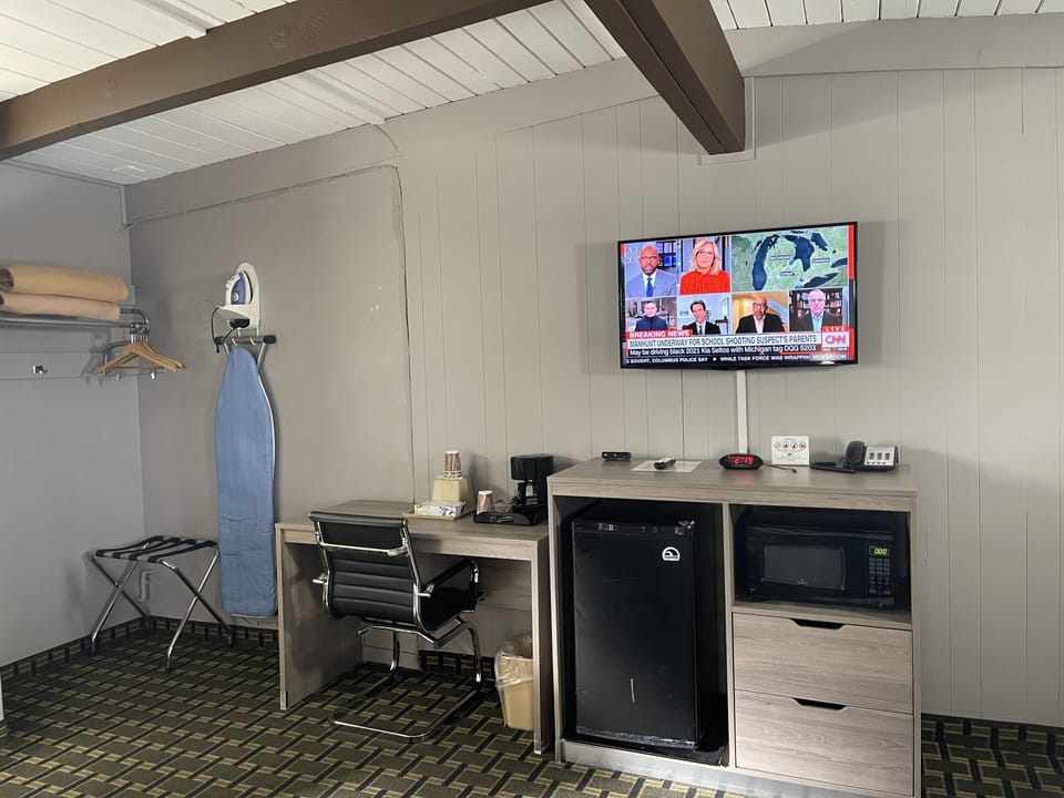 2 Doubles - Non Smoking | Desk, iron/ironing board, free WiFi, bed sheets