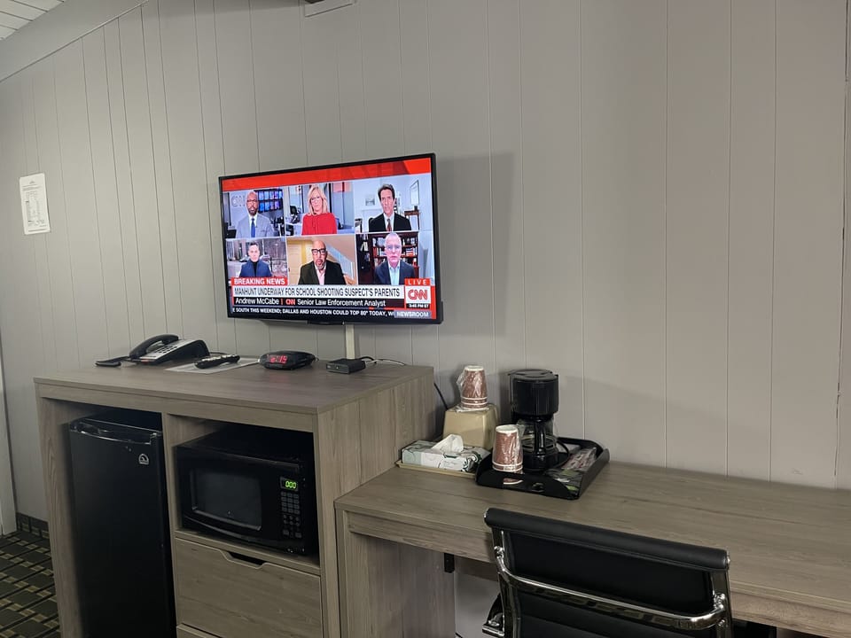 2 Doubles - Non Smoking | Desk, iron/ironing board, free WiFi, bed sheets