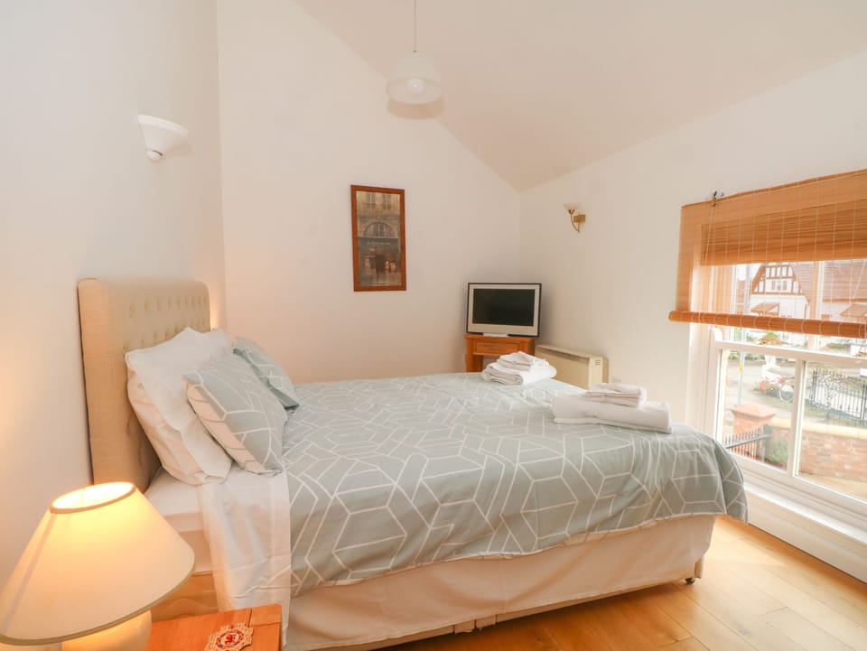 1 bedroom, individually decorated, individually furnished, free WiFi