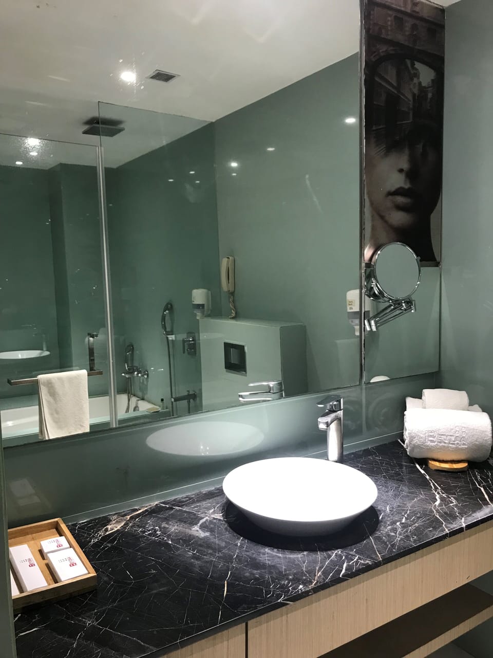Premium Room | Premium bedding, minibar, free WiFi, bed sheets
