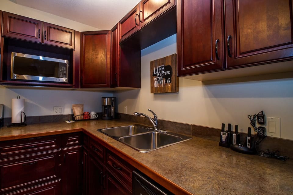 Condo | Private kitchen | Coffee/tea maker, full-size fridge, microwave, oven