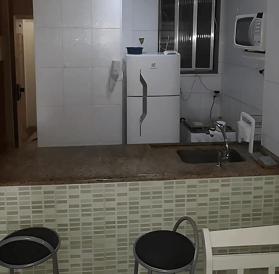 Studio | Private kitchen | Fridge, microwave, oven, coffee/tea maker