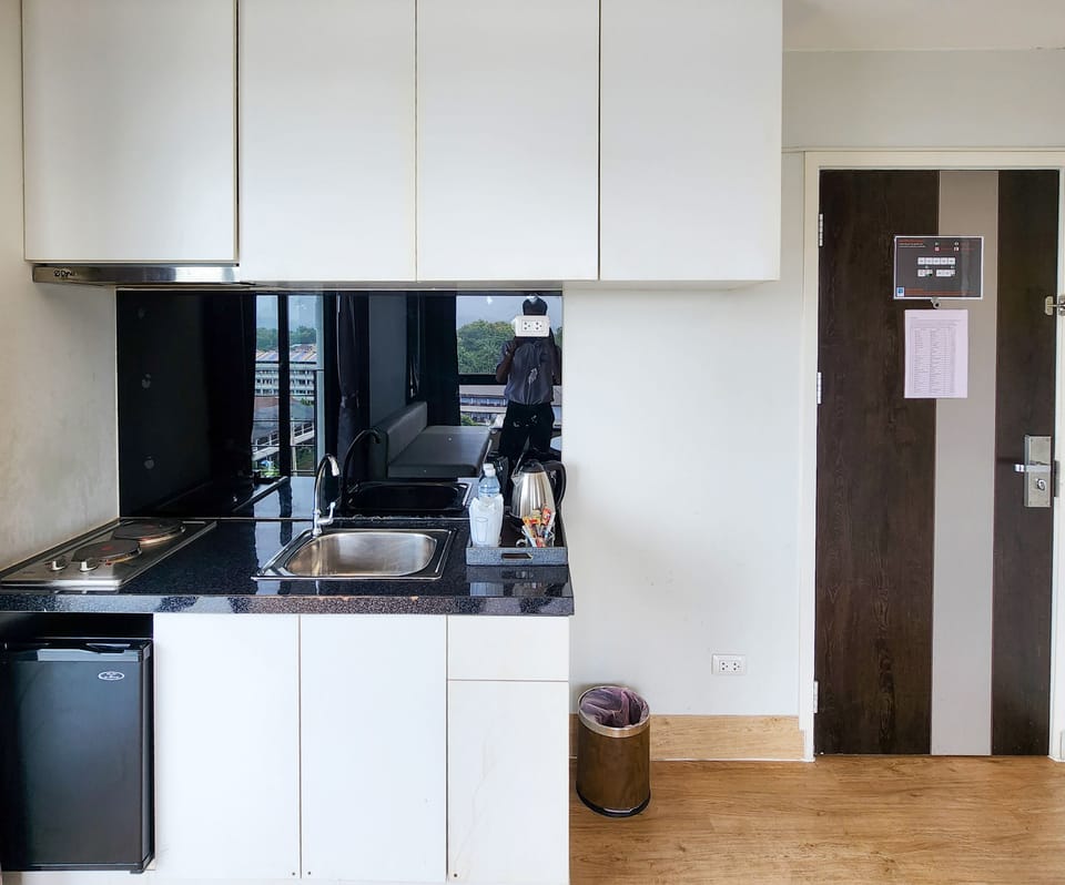Deluxe Double Room | Private kitchen | Electric kettle