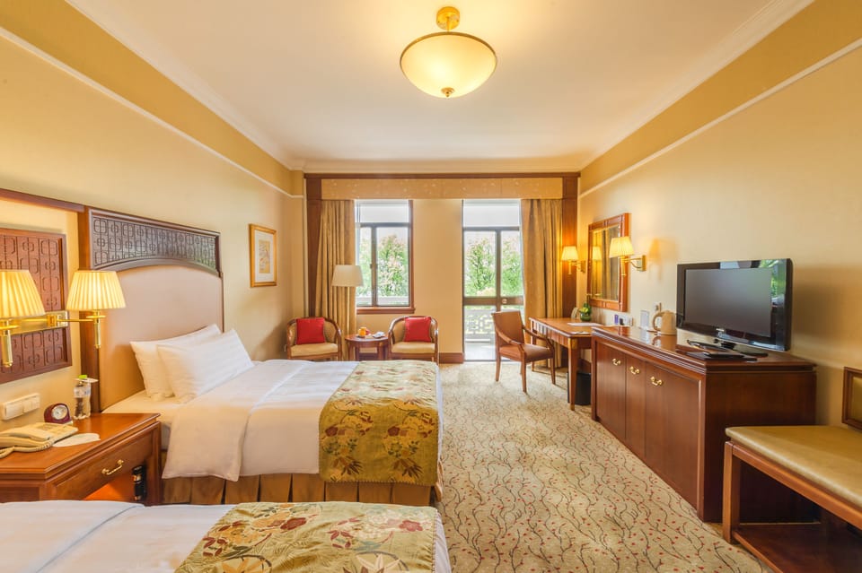 Hypo-allergenic bedding, minibar, in-room safe, individually decorated