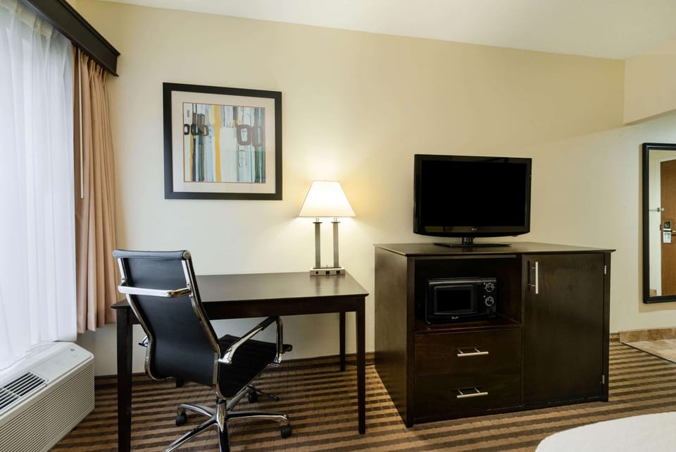 Premium bedding, pillowtop beds, desk, blackout drapes