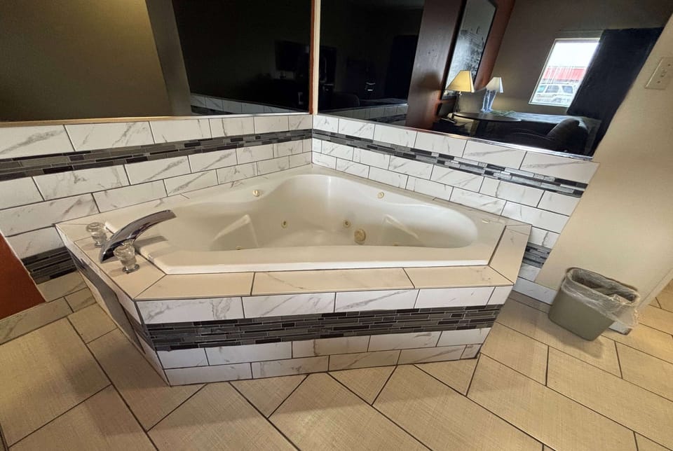 Desk, free cribs/infant beds, rollaway beds, free WiFi