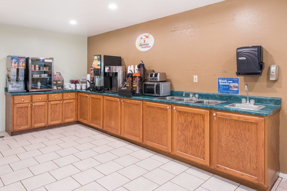 Free daily on-the-go breakfast