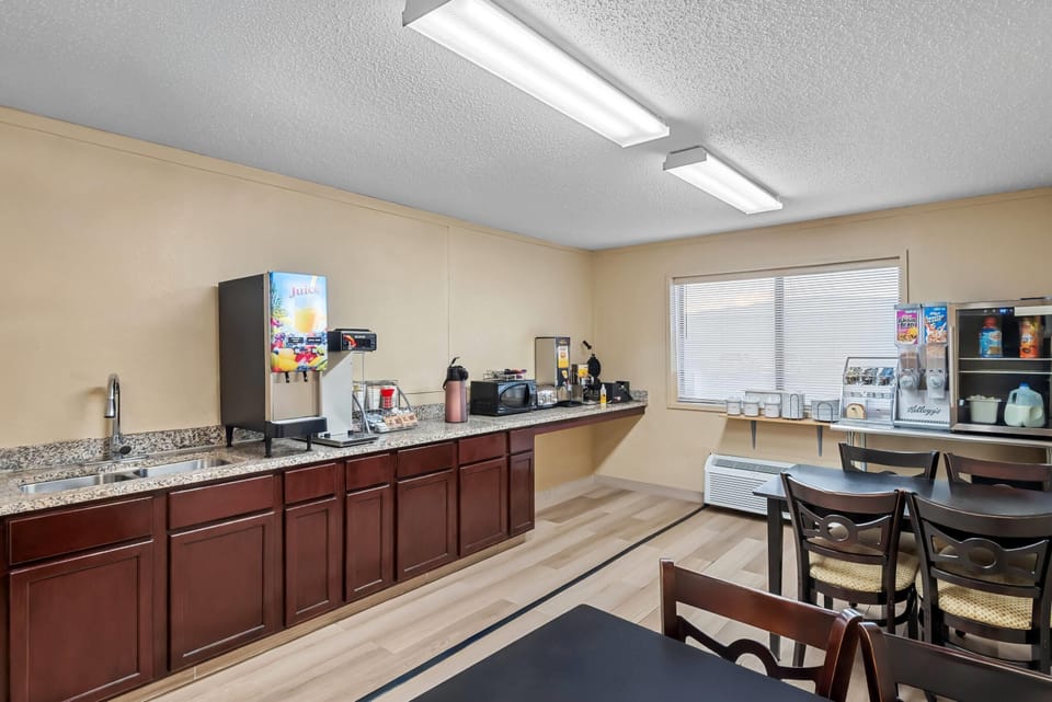 Free daily on-the-go breakfast