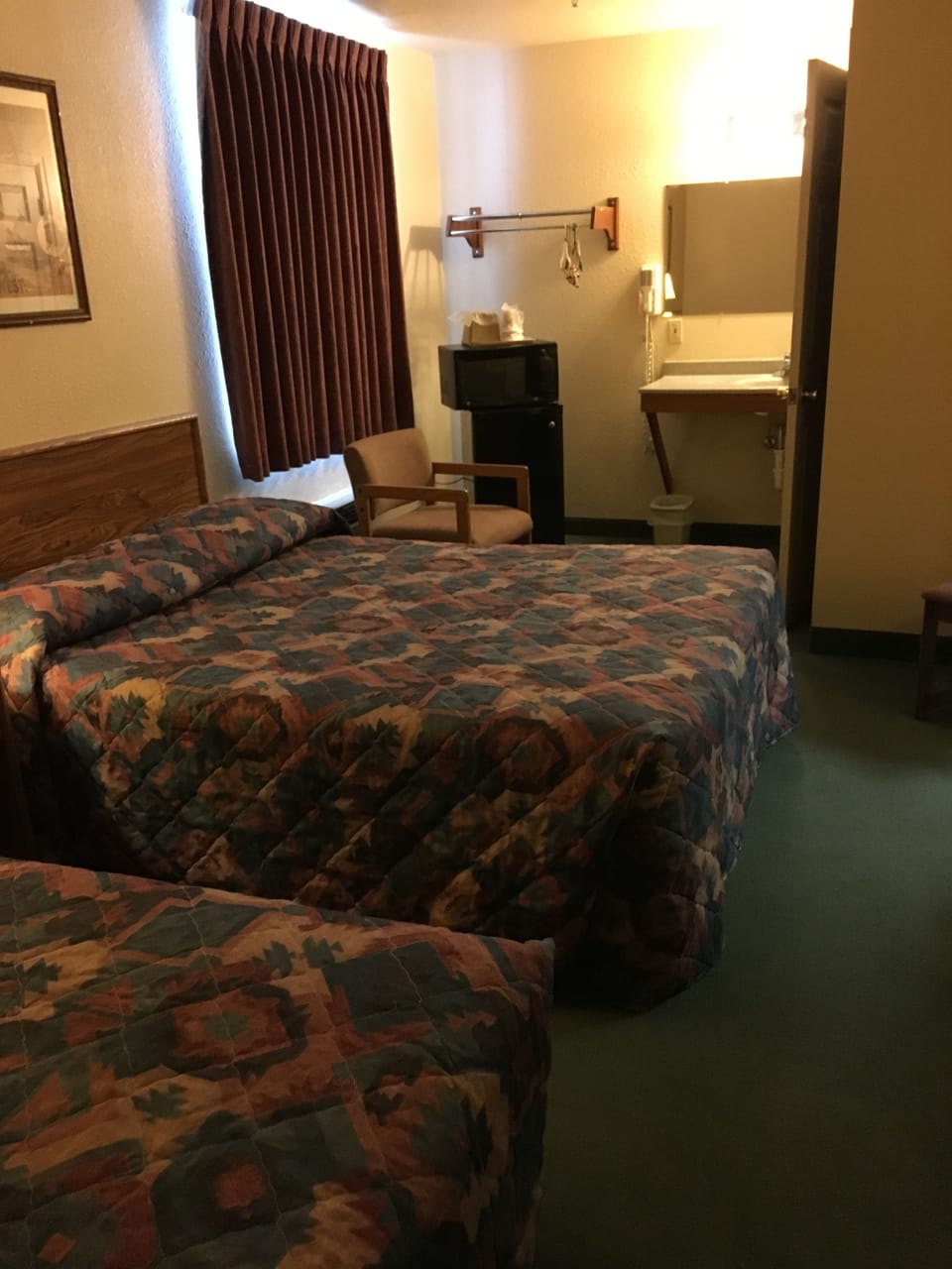 Desk, blackout drapes, free WiFi, bed sheets