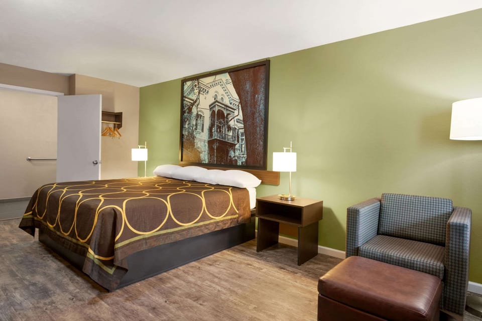 Room, 1 King Bed, Accessible, Non Smoking (Mobility) | Desk, blackout drapes, soundproofing, iron/ironing board