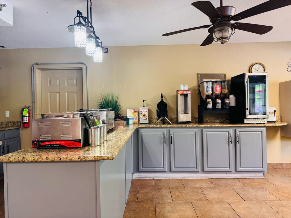 Free daily continental breakfast