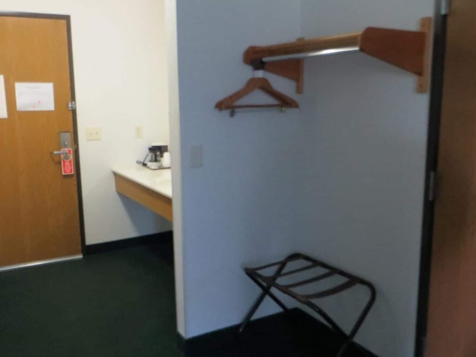 Iron/ironing board, free WiFi, bed sheets, alarm clocks