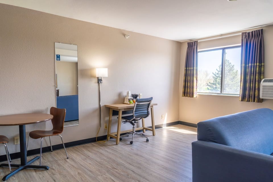 In-room safe, desk, soundproofing, iron/ironing board