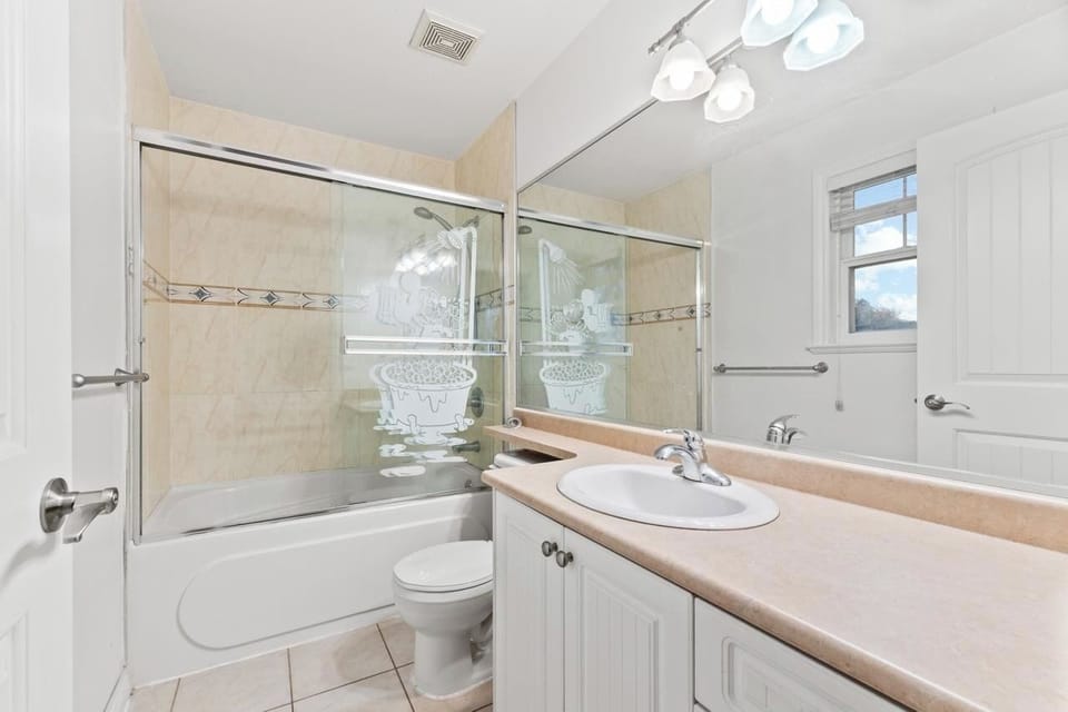 Family Suite Bed and Breakfast in Surrey