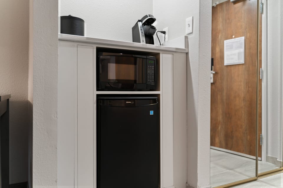 In-room safe, desk, iron/ironing board, free WiFi