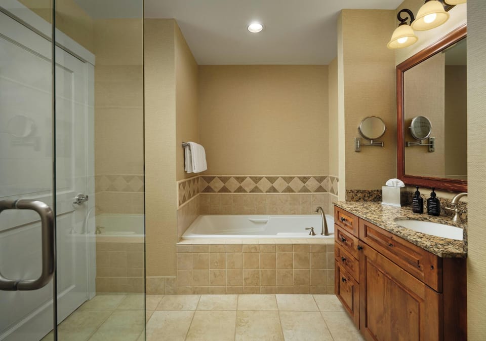 Separate tub and shower, jetted tub, free toiletries, hair dryer