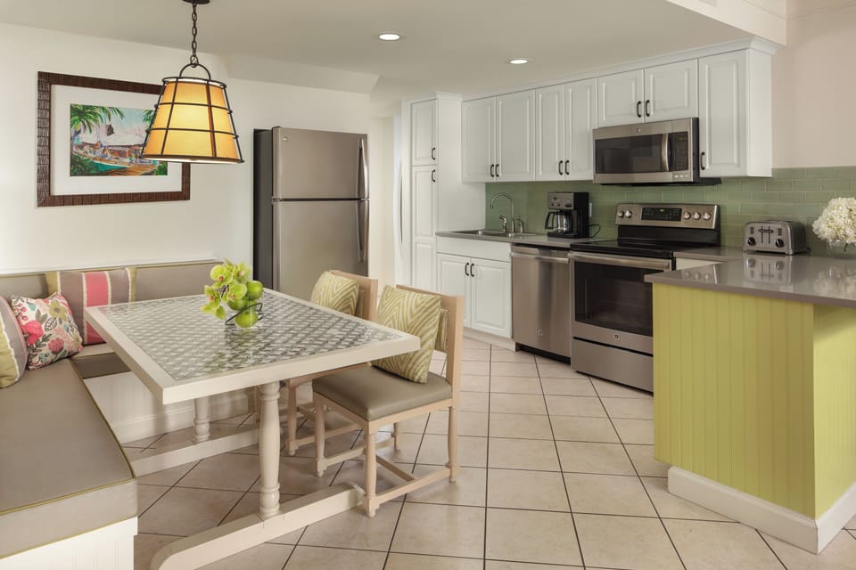 Fridge, microwave, coffee/tea maker