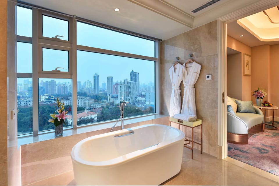 Business Room (Collection) | Bathroom | Separate tub and shower, free toiletries, hair dryer, bathrobes