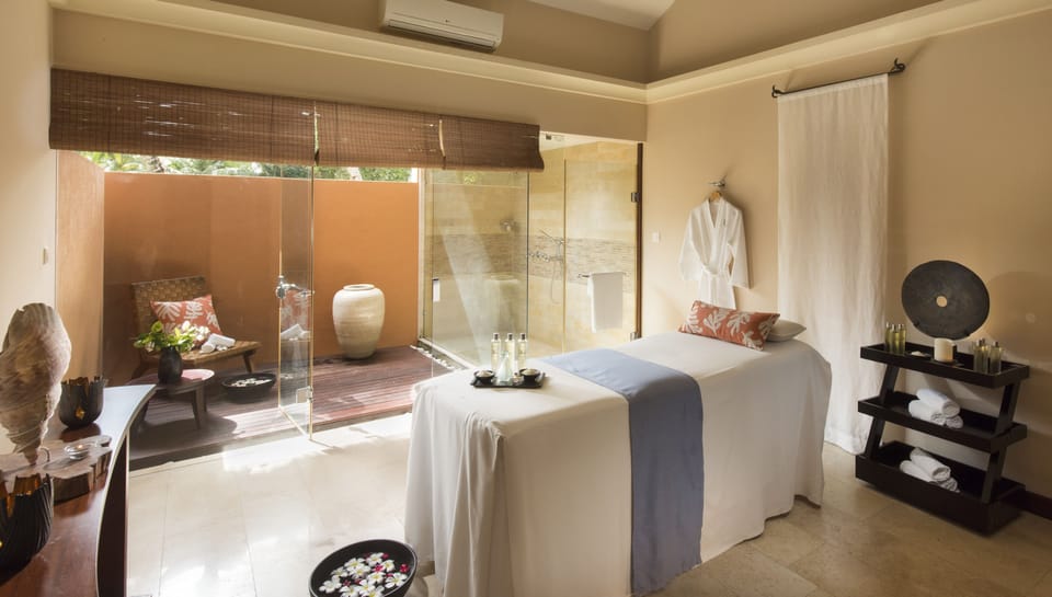 Body treatments, body wraps, body scrubs, facials, 6 treatment rooms