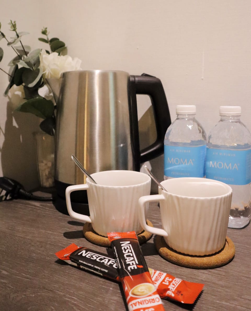 Standard Room | In-room safe, desk, laptop workspace, iron/ironing board