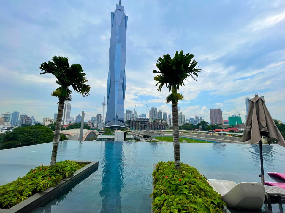 Infinity pool
