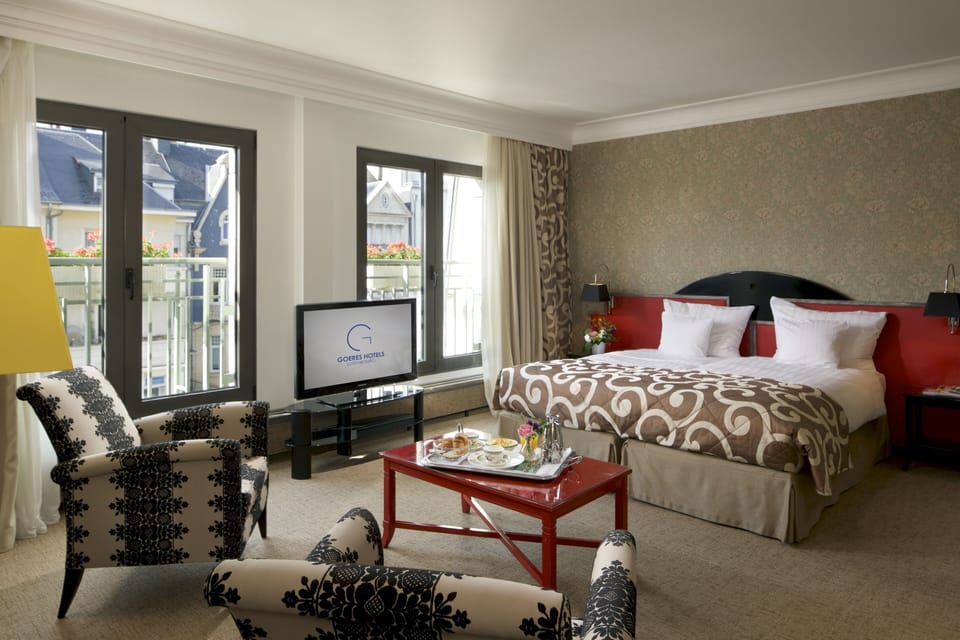 Junior Suite | Minibar, in-room safe, desk, soundproofing