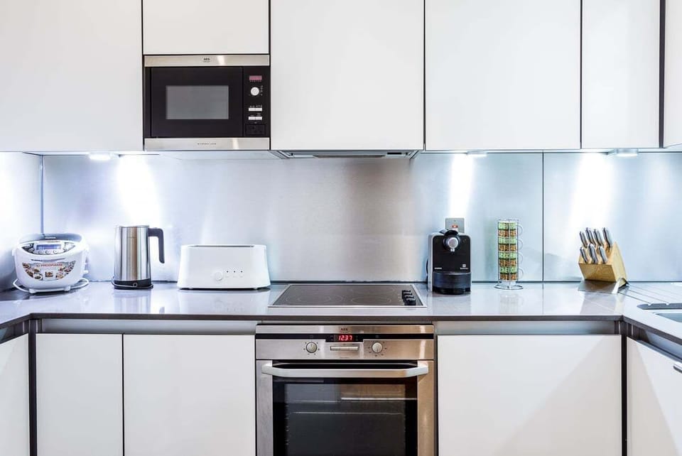 Apartment | Private kitchen | Dining tables