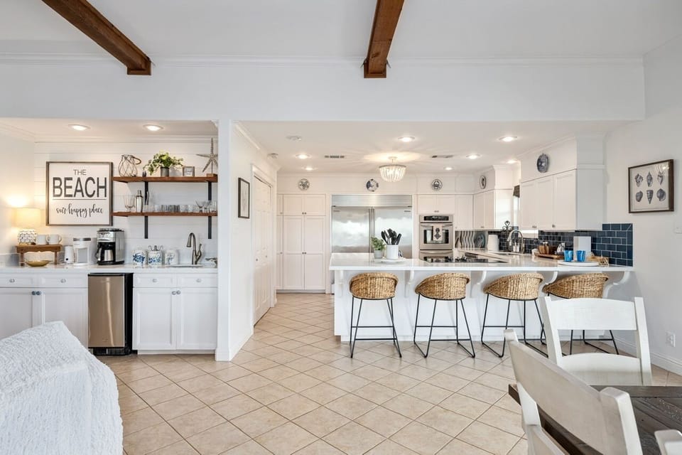 House, 4 Bedrooms | Private kitchen | Fridge, oven, coffee/tea maker, toaster