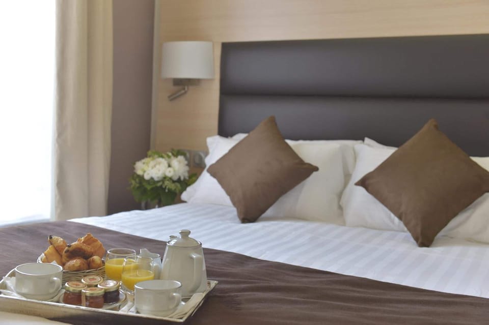 Premium bedding, minibar, in-room safe, soundproofing