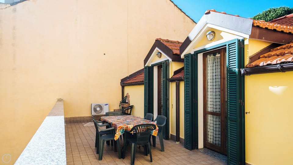 Apartment (2 Bedrooms) | Front of property