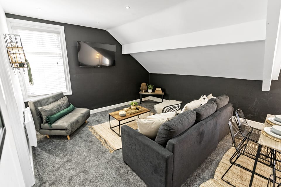 Apartment, Private Bathroom | Lounge