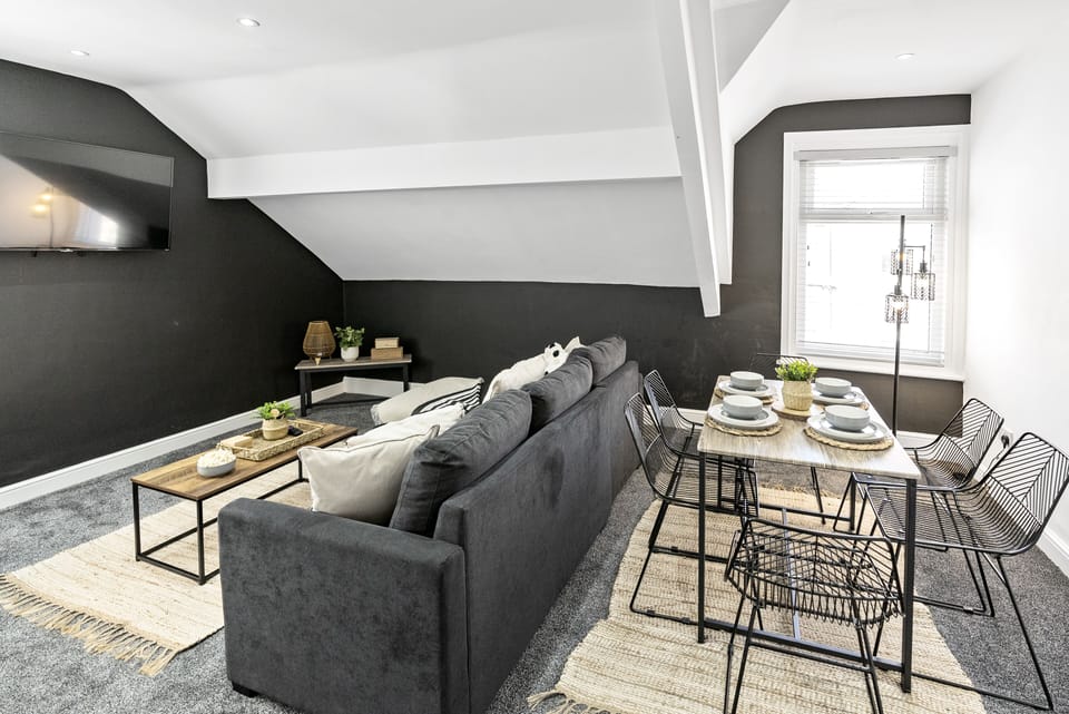 Apartment, Private Bathroom | Lounge