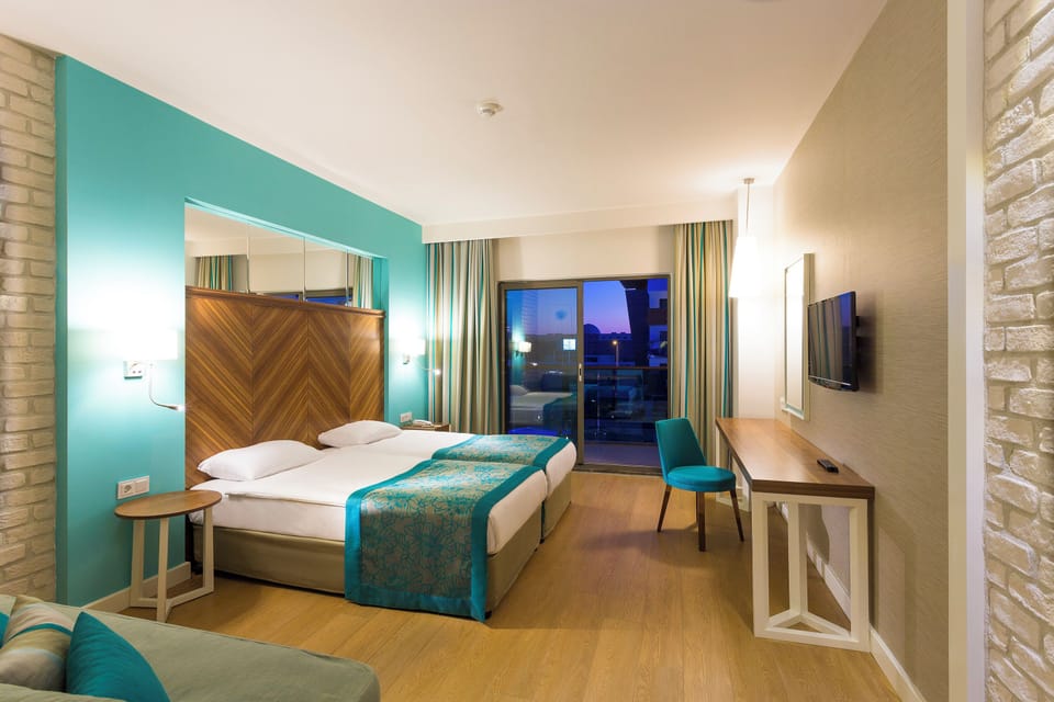 Standard Room, Pool View | Free minibar, soundproofing, free WiFi, bed sheets