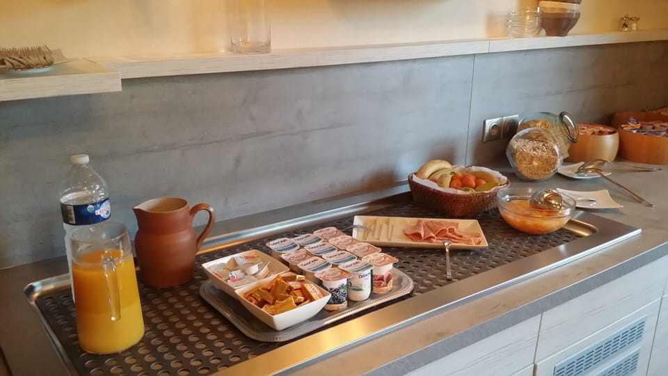 Daily buffet breakfast (EUR 14 per person)