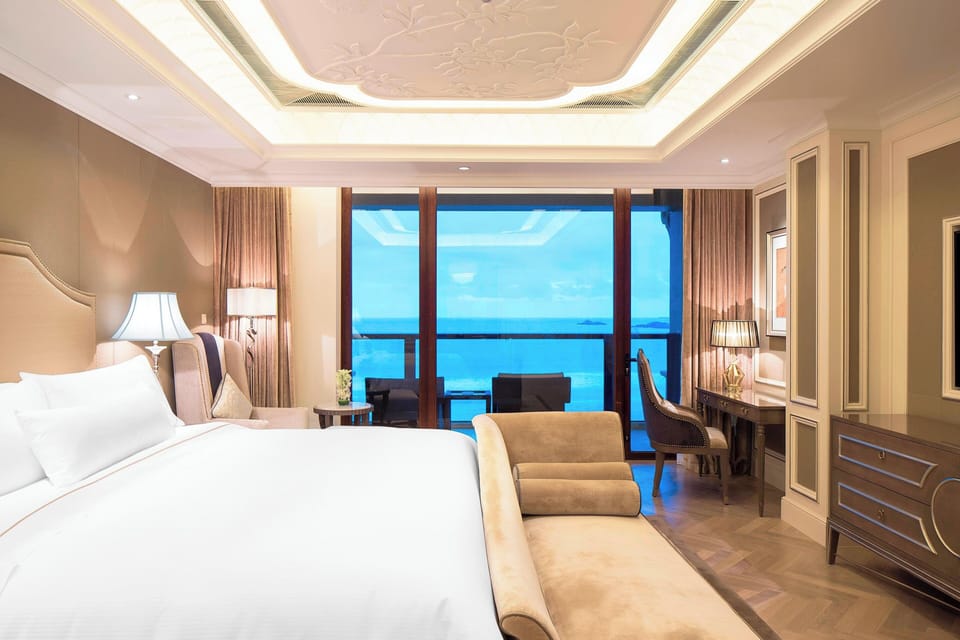 1 bedroom, premium bedding, minibar, in-room safe