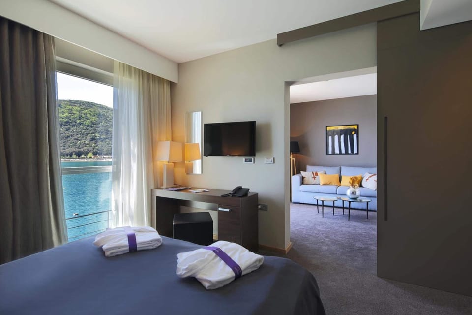 Minibar, in-room safe, soundproofing, iron/ironing board