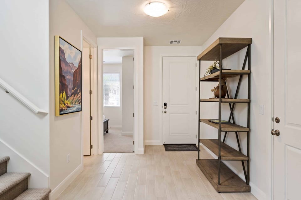 Townhome, 5 Bedrooms | Interior