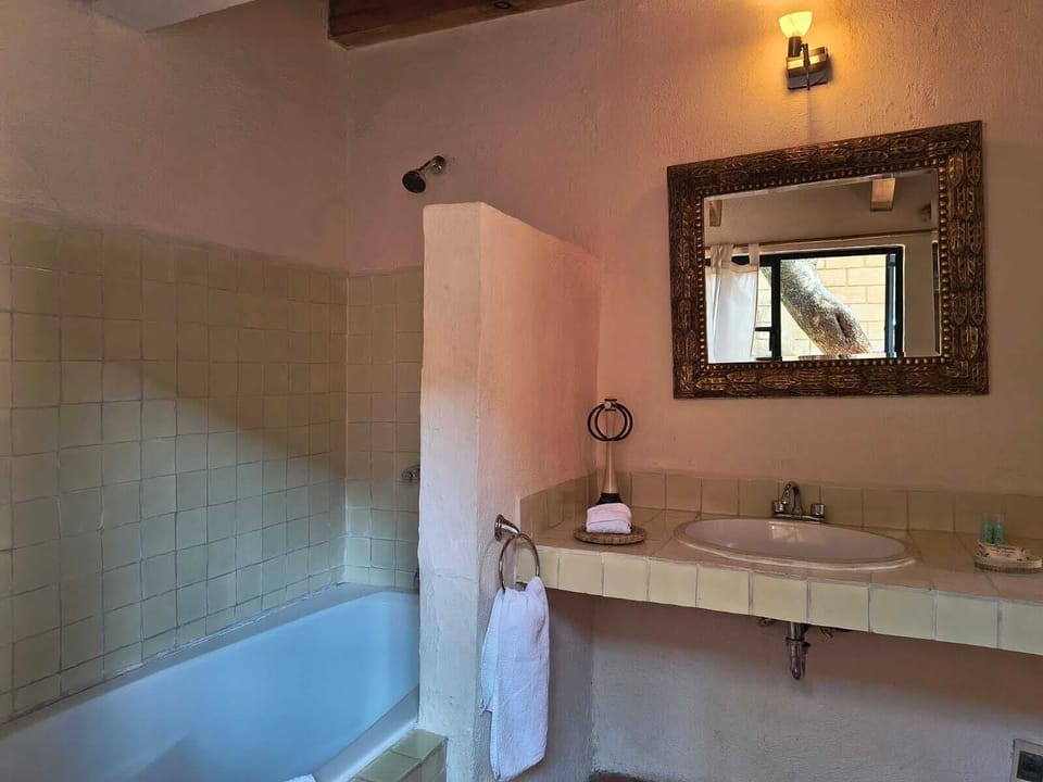 Standard Room | Bathroom | Towels