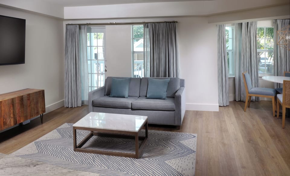 The Residence, Three Bedroom Suite | Premium bedding, pillowtop beds, in-room safe, desk