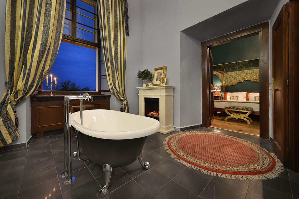 Junior Suite | Bathroom | Hair dryer, bathrobes, slippers, towels