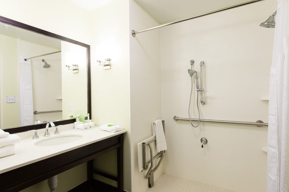 Hair dryer, towels