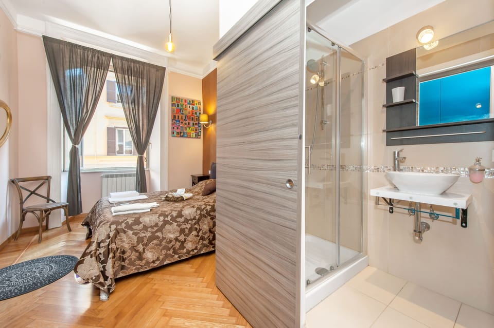 Comfort Double Room, City View | Bathroom amenities | Shower, rainfall showerhead, free toiletries, hair dryer