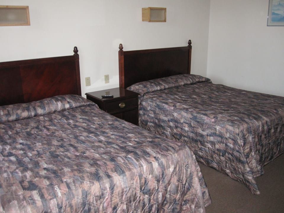 Standard Room, 2 Double Beds | Desk, iron/ironing board, free WiFi, bed sheets